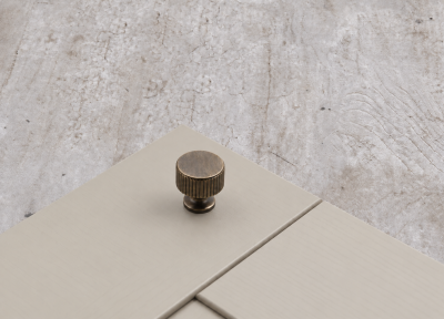 Antique Brass Reeded 28mm Knob